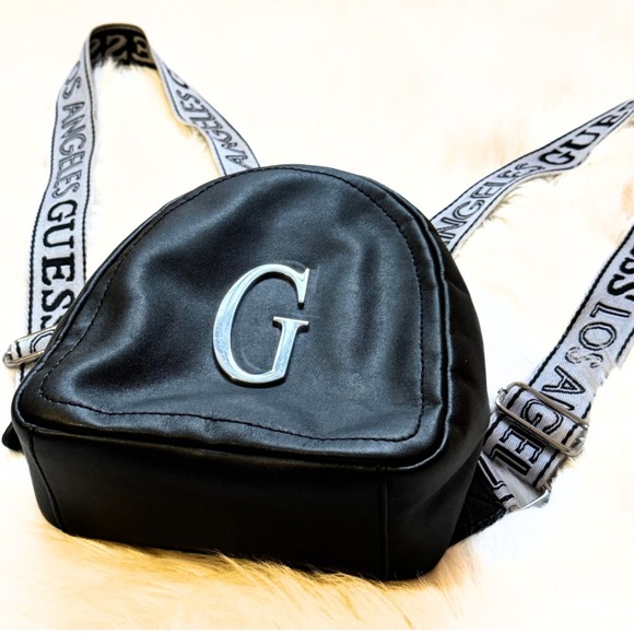 Guess Jarah Signature Backpack Bag with Logo and Webbing Straps - Picture 2 of 7